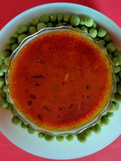 मटार उसळ (matar usal recipe in marathi) रेसिपी चे मुख्य फोटो