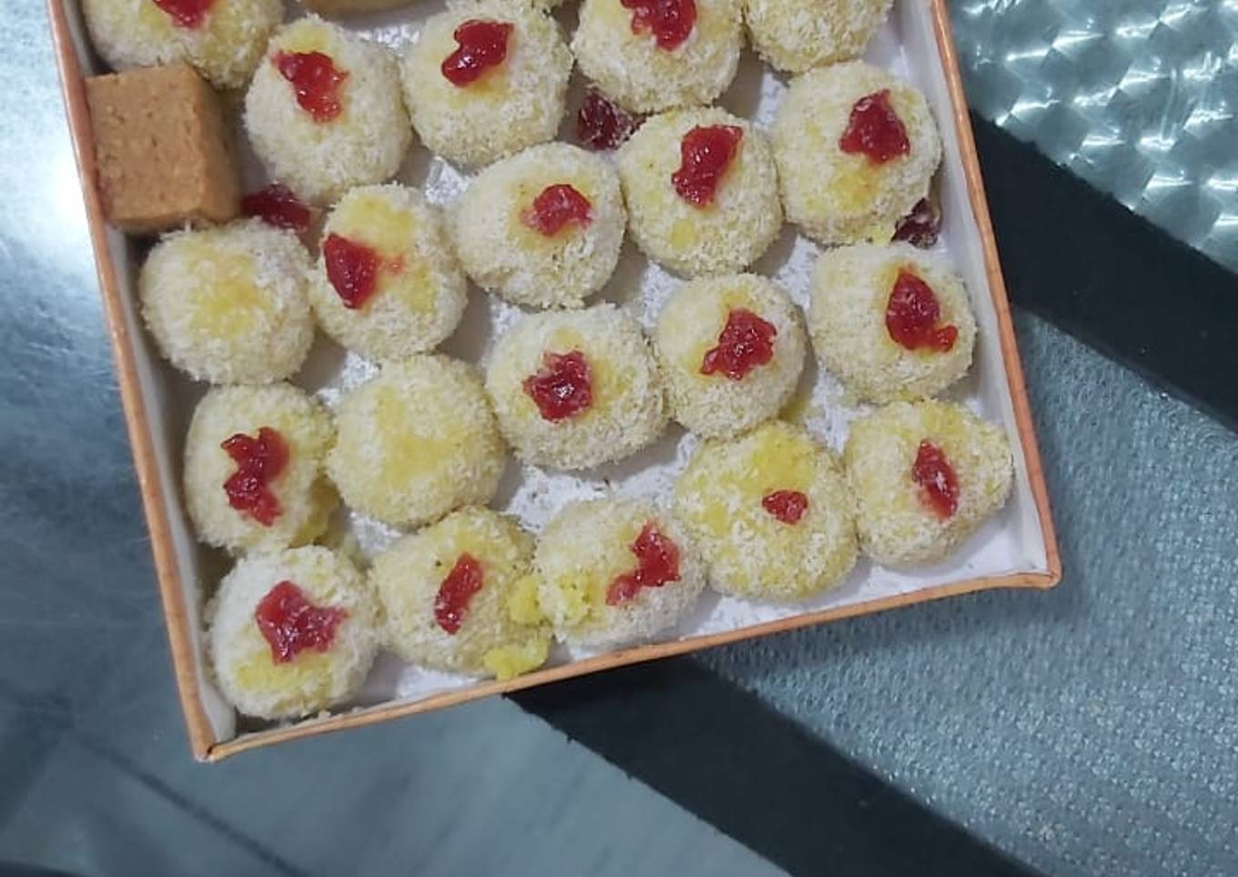 Coconut ladoo