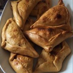 A picture of Chilean Empanadas de Pino.