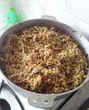 Arroz salteado con vegetales y carnes
