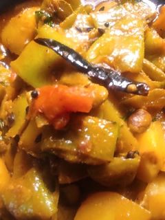 आलू सेम की सब्जी (aloo sem ki sabzi in Hindi) रेसिपी मुख्य फोटो