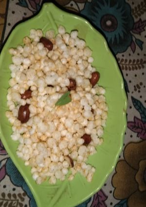 व्रत की नमकीन (vrat ki namkeen recipe in Hindi) रेसिपी मुख्य फोटो