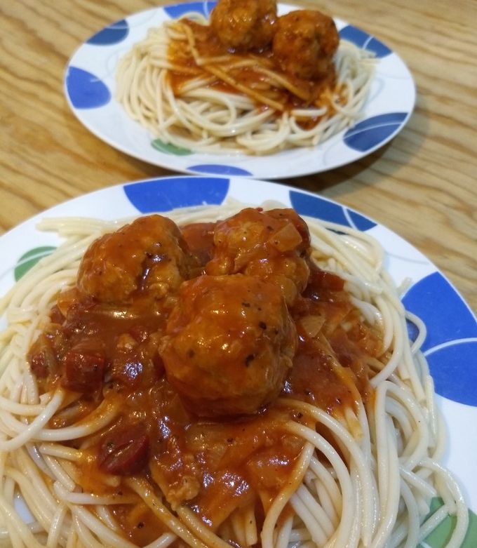 Una foto de Spaghetti con albóndigas