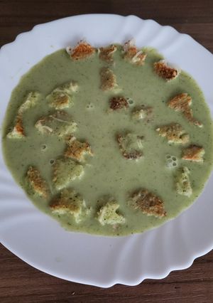 Brokkoli krémleves recept fotója