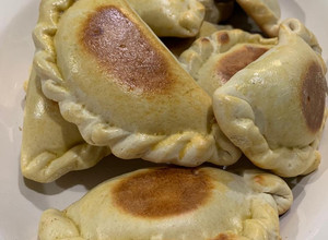 Una foto de Empanadas de manzana✔️