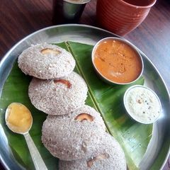 A picture of Ragi Idli.