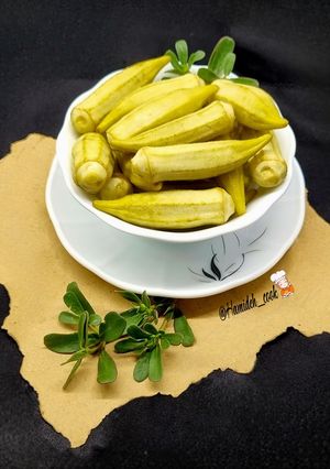 عکسی از دستور ترشی بامیه سبز🏺