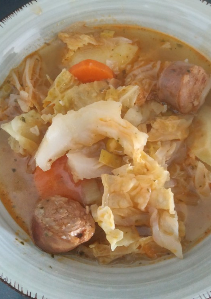Una foto de Potaje de patatas y col