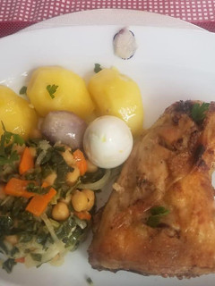 Foto de Frango assado com Legumes Salteados