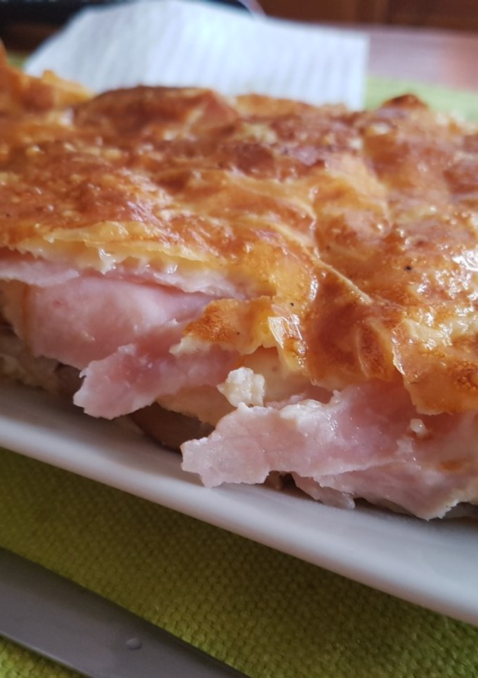 Una foto de Milhojas salado de pan de molde