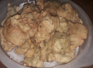 Una foto de Buñuelos de cebolla de verdeo