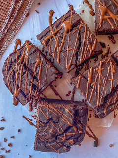 Una foto de Brownie con alubias judiones