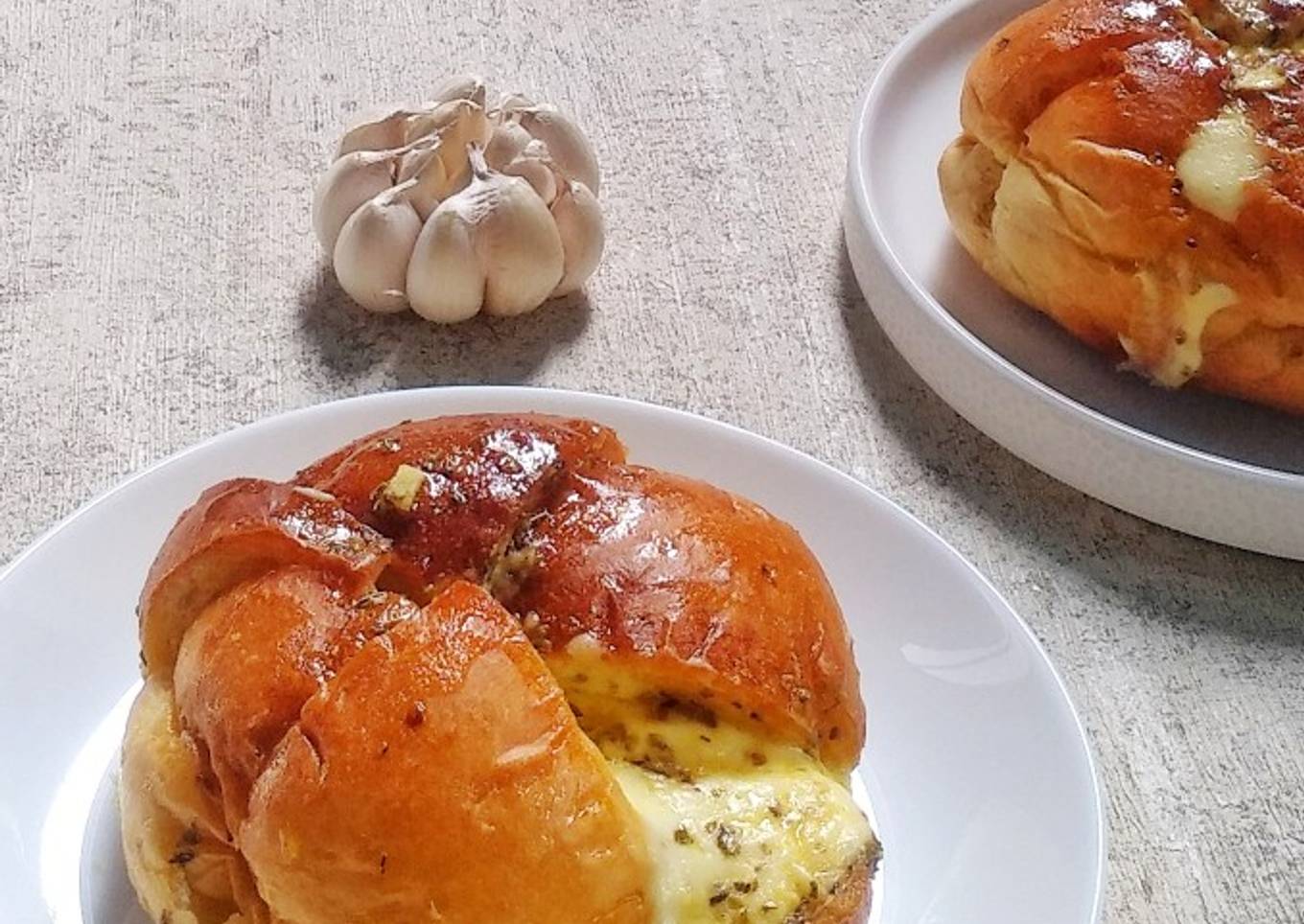 Korean Garlic Cheese Bread