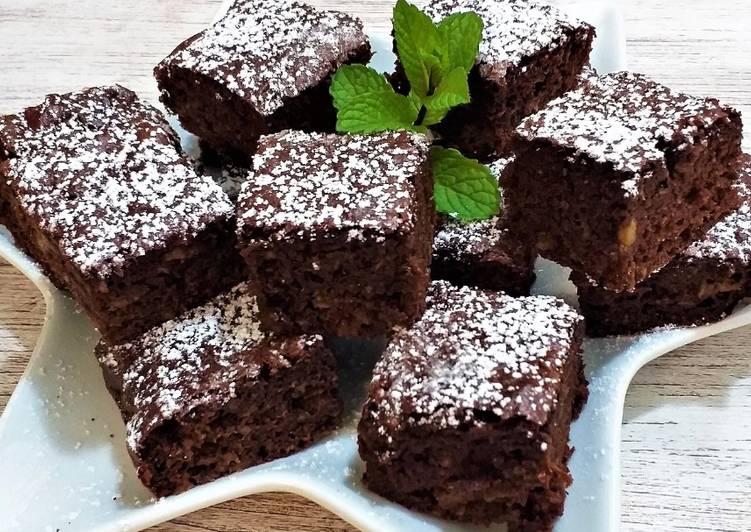 Bizcocho de chocolate con manzana