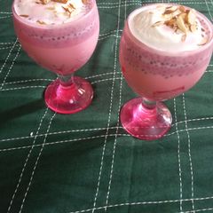 A picture of Milk sharbat.