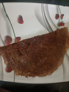 ராகி தோசை(ragi dosai recipe in tamil) செய்முறை முக்கிய புகைப்படம்