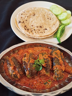 ભરેલાં રીંગણ નું શાક (Bharela Ringan Shak Recipe In Gujarati) રેસીપી મુખ્ય ફોટો