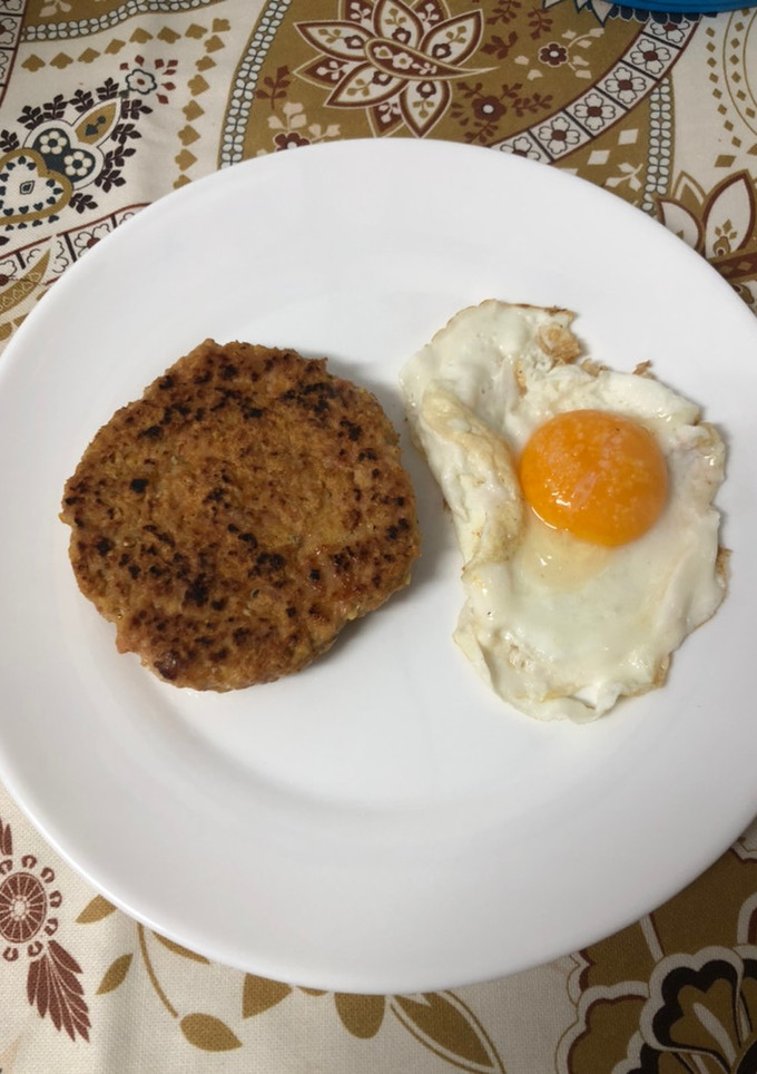 Una foto de Hamburguesa de la abuela con huevo