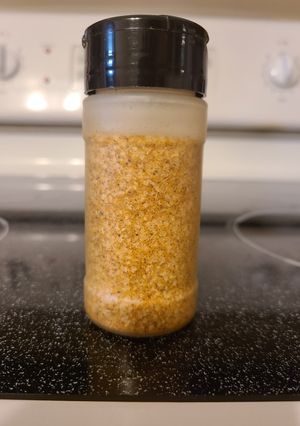 A picture of Steak seasoning.