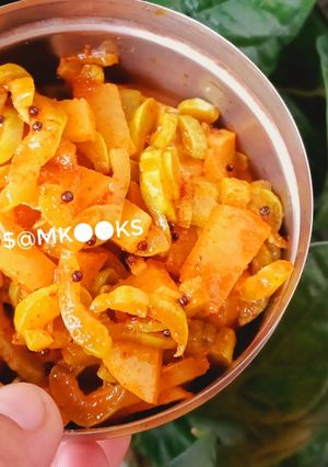 A picture of Snake Gourd / Padwal sabji.