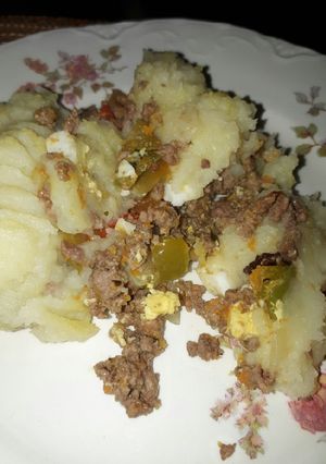 Una foto de Pastel de papas y carne riquísimo!! 😍