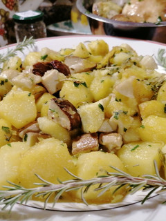 Foto di Padellata di patate e porcini al profumo di aromi