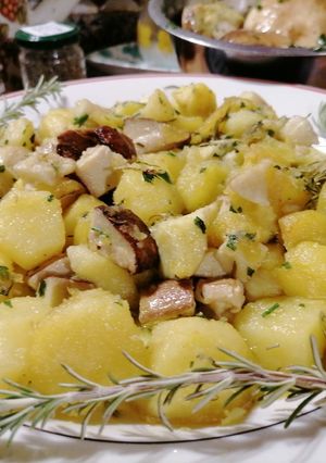 Foto di Padellata di patate e porcini al profumo di aromi