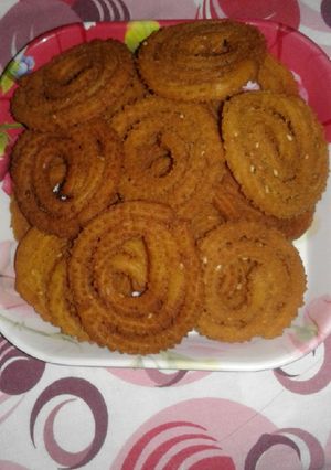 A picture of Crunchy Rice flour chakli.