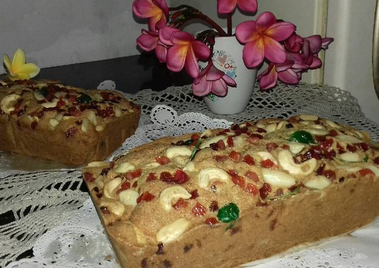 Butter cake seasoned fillings dried fruits & peanuts