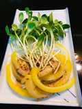 Salad mầm hướng dương, ớt chuông