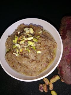 शकरकंद का हलवा (Shakarkand ka Halwa recipe in Hindi) रेसिपी मुख्य फोटो