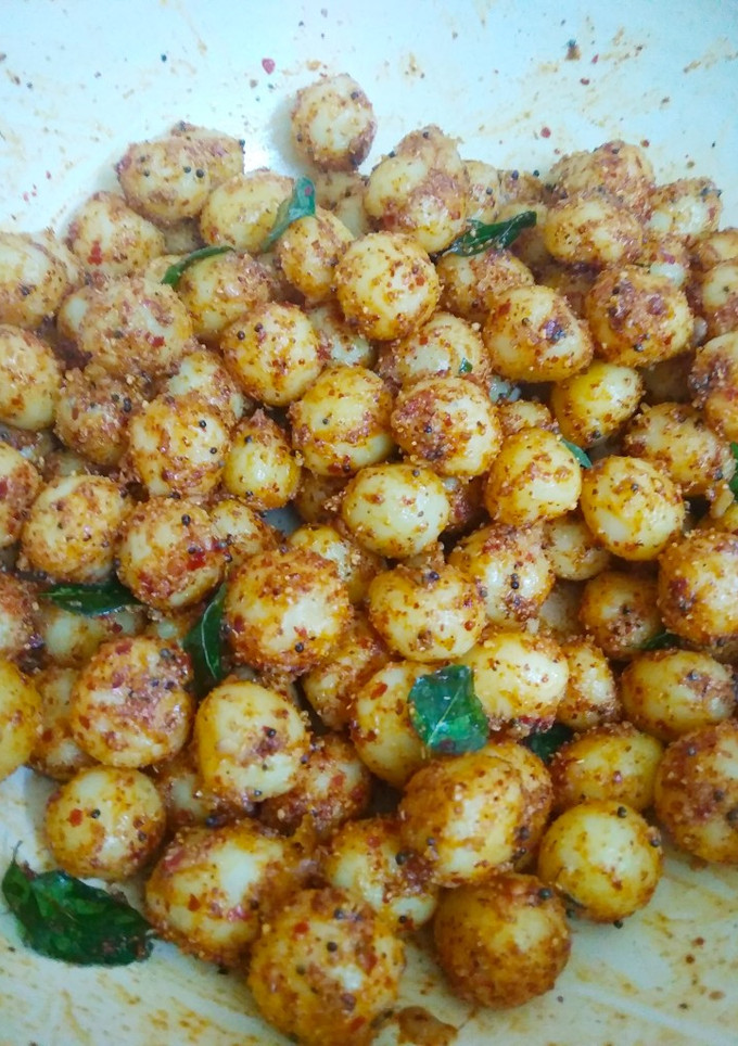 செட்டிநாடு பேபி உருளைக்கிழங்கு வறுவல் செய்முறை முக்கிய புகைப்படம்