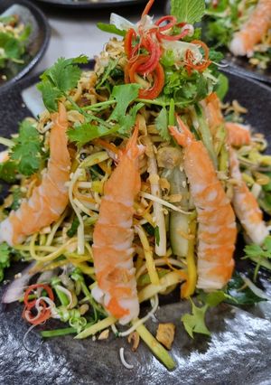 Hình của món Nộm xoài tôm.