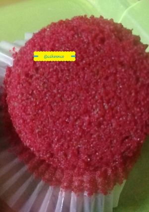 A picture of Oil base red velvet cake.