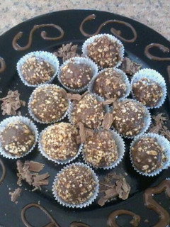 A picture of Chocolate Peanut & Walnut Balls.