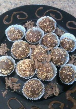 A picture of Chocolate Peanut & Walnut Balls.