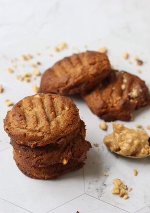 A picture of Peanut butter cookies.