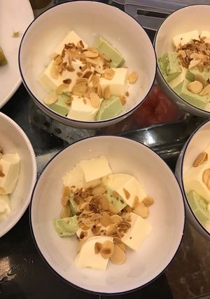 Hình của món Chè Khúc Bạch.