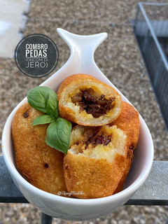 Foto resep Combro Pedas Isi Oncom