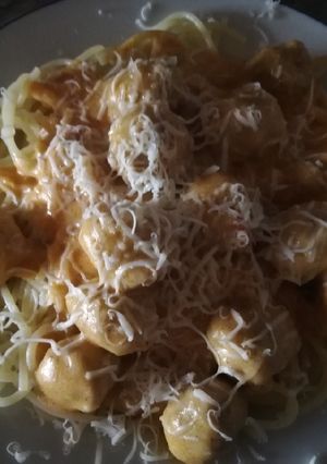 A kis "hamis" bakonyi húsgombóc, spagettivel recept fotója