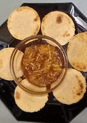 बिस्कुट भाखरी (biscuit bhakri recipe in Hindi) रेसिपी मुख्य फोटो