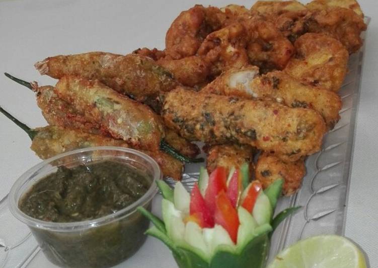 Step-by-Step Guide to Make Super Quick Homemade Pakora platter and Green Chutney