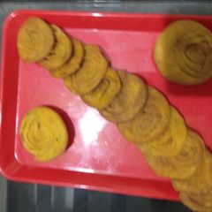 A picture of Crispy Nimki Mathari.