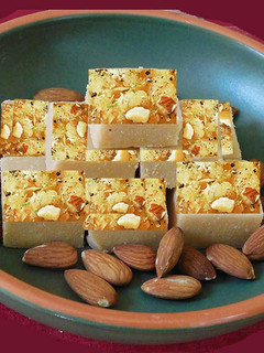 பாதாம் பர்பி(badam burfi recipe in tamil) செய்முறை முக்கிய புகைப்படம்