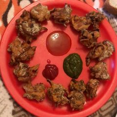 Onion pakode A picture of Onion pakode.
