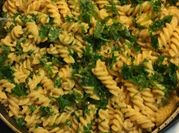 Una foto de pasta de guindillas