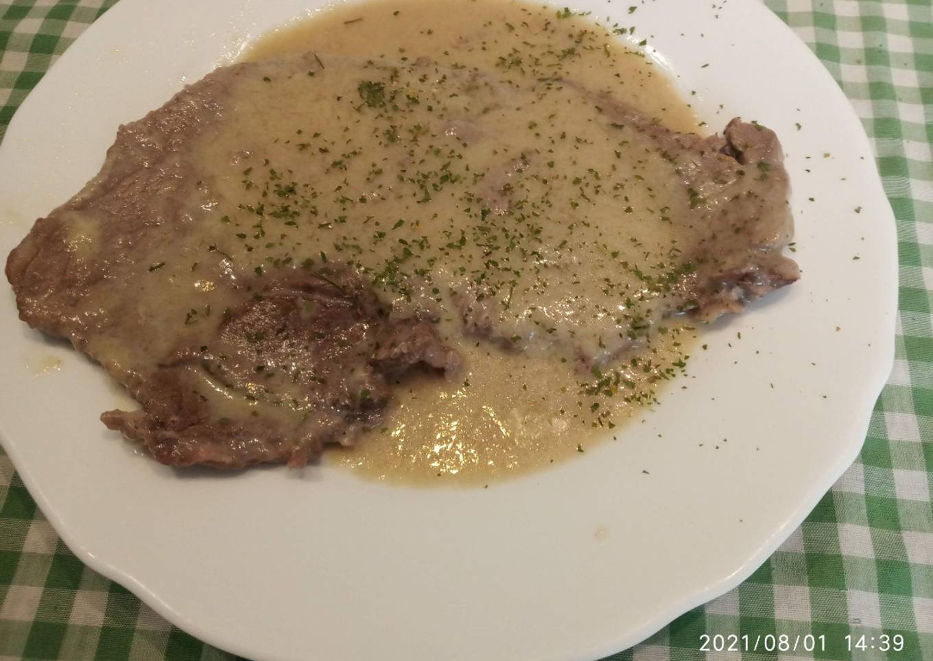 Filetes de ternera con salsa al Roquefort – exprés