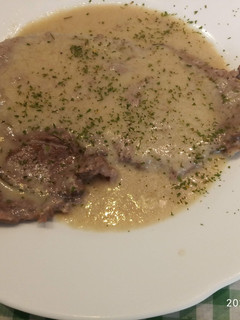 Una foto de Filetes de ternera con salsa al Roquefort – exprés