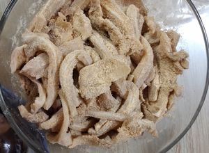 Hình của món Nem tai, thịt thủ bóp thính siêu đơn giản.