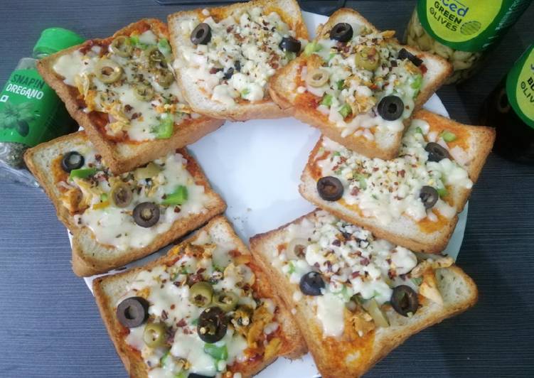 Zingy Chicken Bread Pizzas